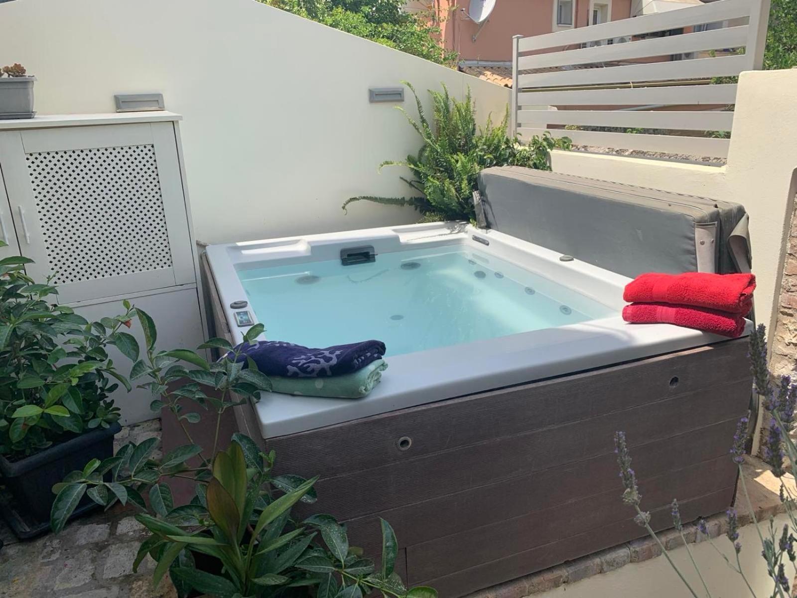 Anemomilos Jacuzzi Suite Corfu  Eksteriør bilde