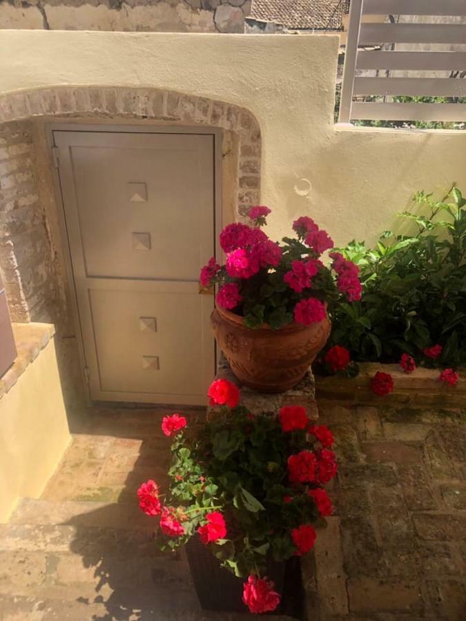 Anemomilos Jacuzzi Suite Corfu  Eksteriør bilde
